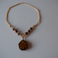 Håndlavet halskæde med Ayahuasca Vine og naturperler