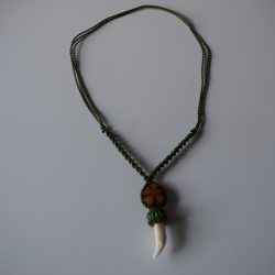 Håndlavet halskæde med Ayahuasca Vine og tand
